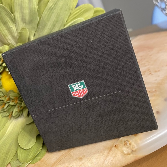 Tag Heuer 6000 Pro Women’s Watch - Picture 11 of 13